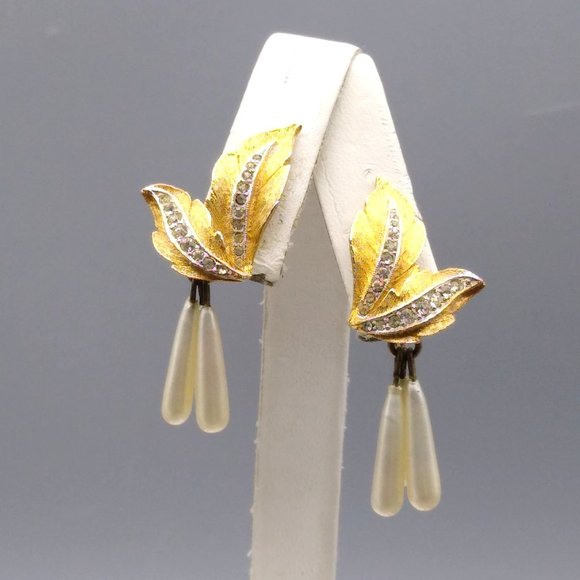 Vintage Vendome Brushed Leaf Earrings with Elongated Teardrop Pearl Dangles - Picture 1 of 5